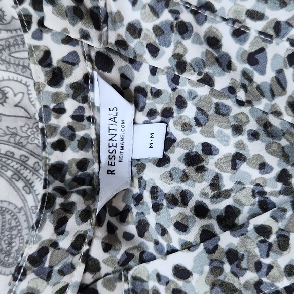 Reitmans t-shirt blouses, size medium - Picture 3 of 3